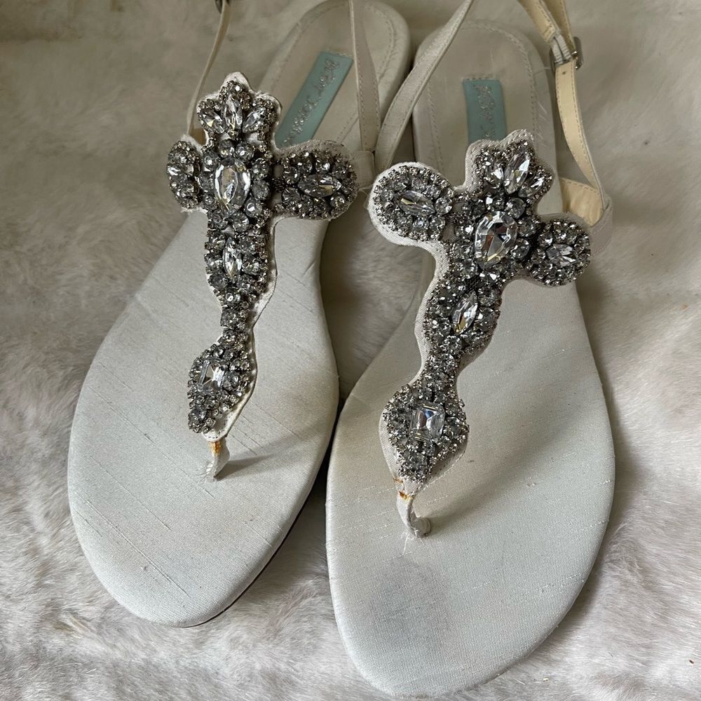 Betsey Johnson off white Satin Rhinestones Slingback adjustable strap Si…